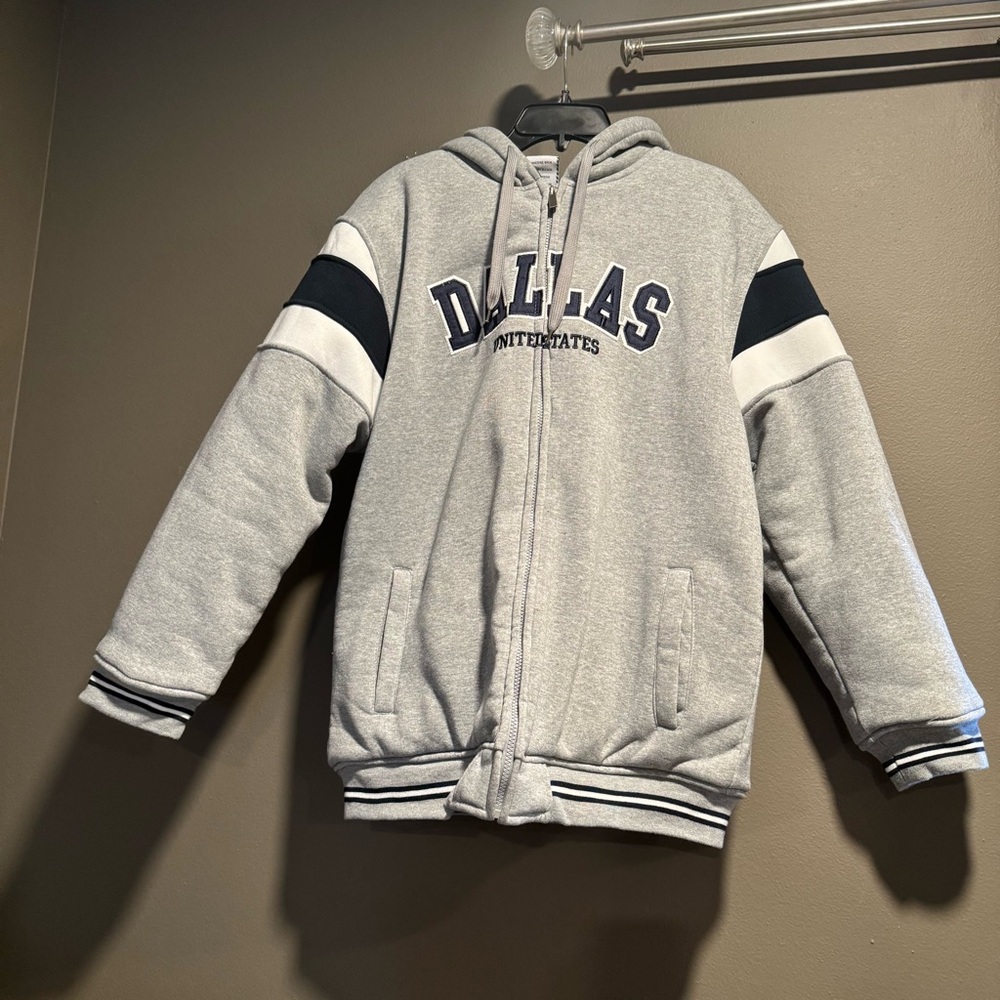 Dallas Full Zip Thick Jacket size Medium